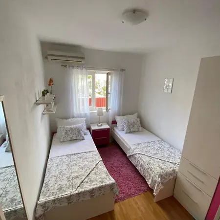 Beneta With Garage *