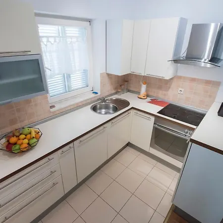 Beneta With Garage *