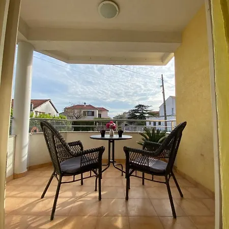 Beneta With Garage Apartman