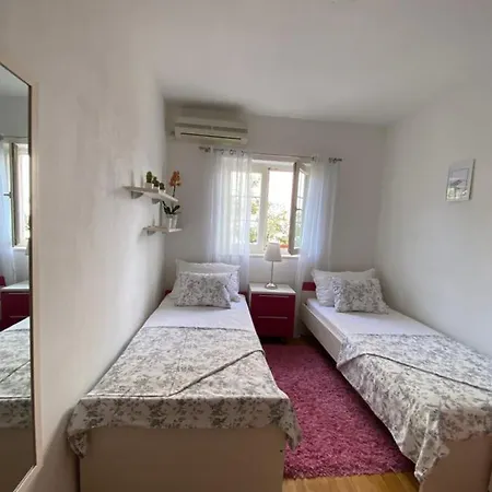 Apartman Beneta With Garage *