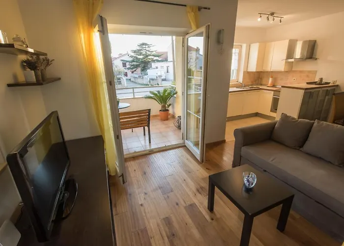 Beneta With Garage Zára