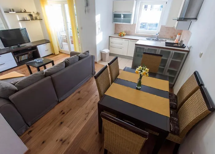 Beneta With Garage Apartman Zára