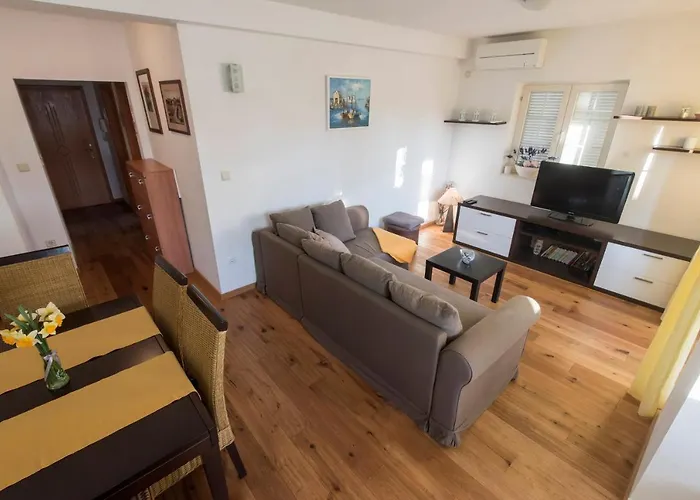 Beneta With Garage * Zára