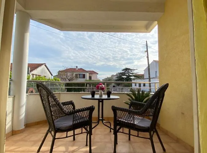 Beneta With Garage Apartman