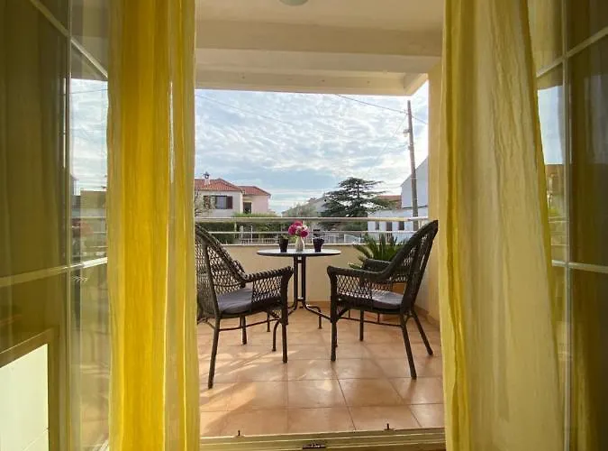 Beneta With Garage Zára